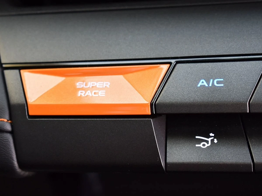 Changan UNI-V, 2024г., передний привод, робот