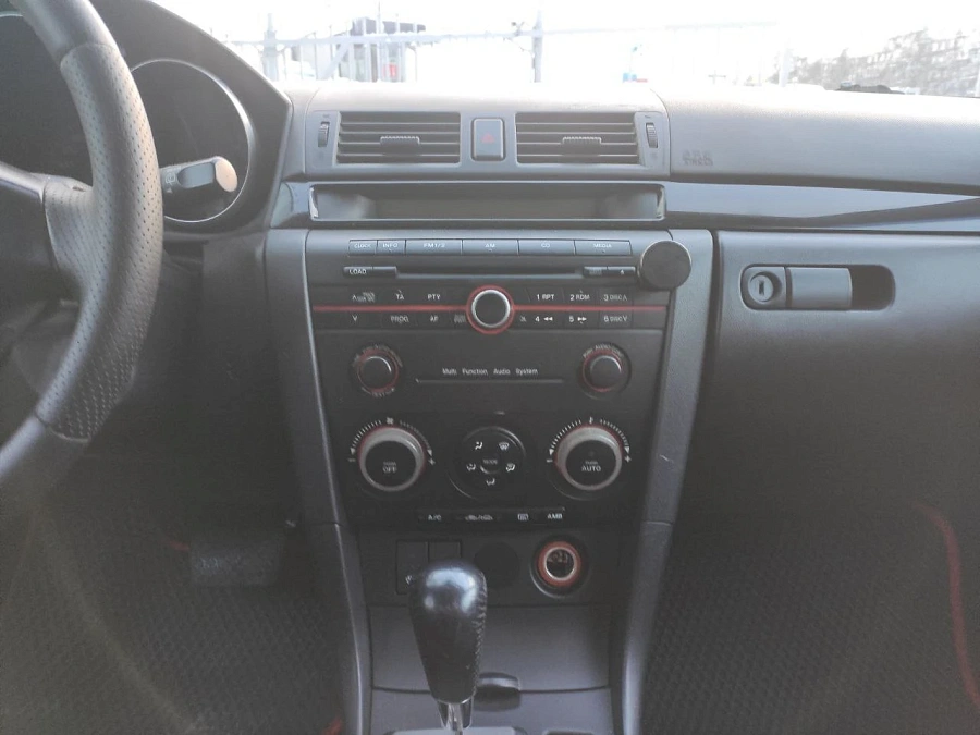 Mazda 3, 2006г., передний привод, автомат