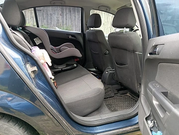 Opel Astra, 2011г, передний привод, механика