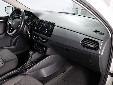 Volkswagen Polo, 2020г, передний привод, автомат