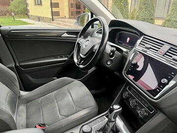 Volkswagen Tiguan, 2019г, полный привод, робот