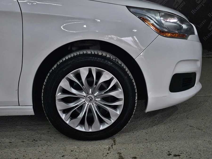 Citroen C4, 2012г., передний привод, автомат