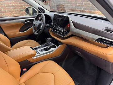 Toyota Highlander, 2025г, полный привод, автомат