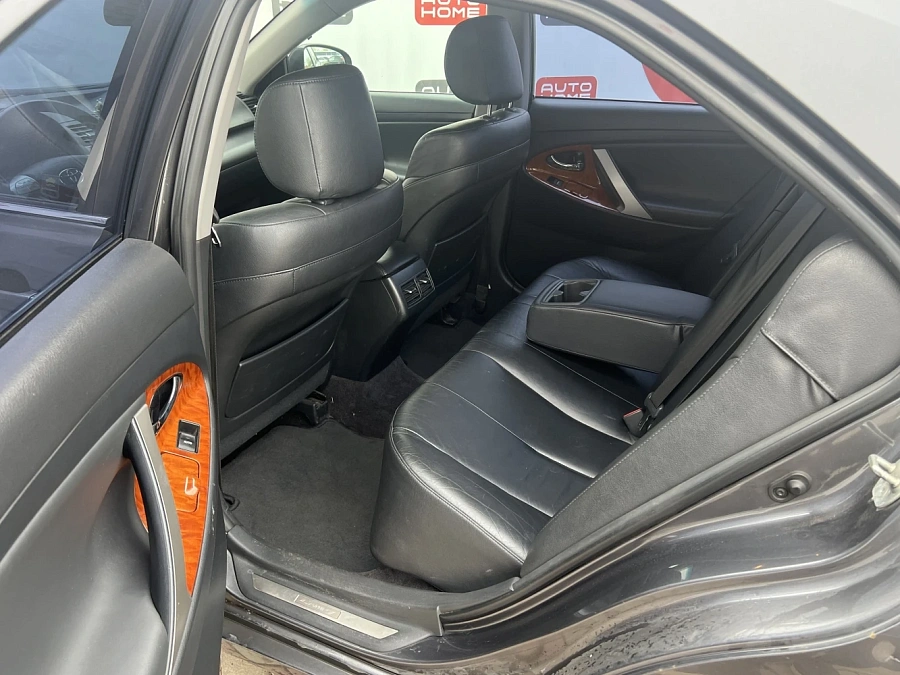 Toyota Camry, 2010г., передний привод, автомат