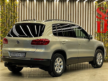 Volkswagen Tiguan, 2012г, передний привод, робот