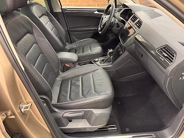 Volkswagen Tiguan, 2016г, полный привод, робот