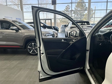 Volkswagen Tiguan, 2014г, передний привод, механика