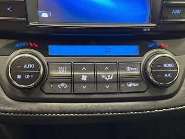 Toyota RAV4, 2015г, передний привод, автомат