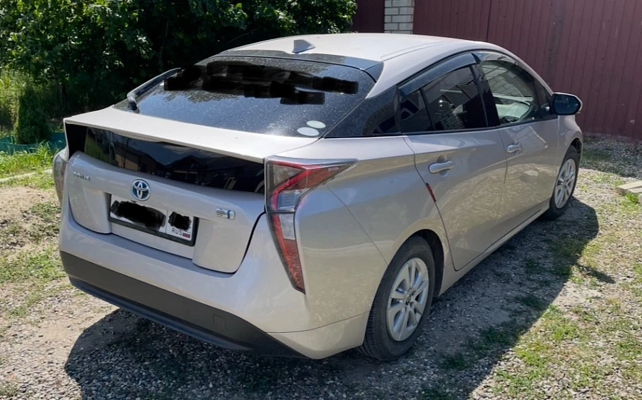 Toyota Prius, 2016г., передний привод, автомат