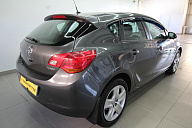 Opel Astra, 2012г., передний привод, автомат