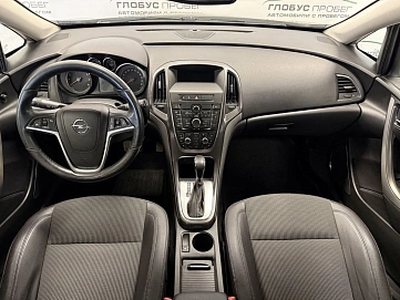 Opel Astra, 2011г, передний привод, автомат