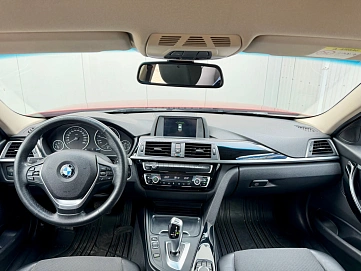 BMW 3 серии, 2017г., задний привод, автомат