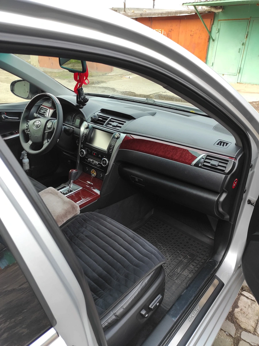 Toyota Camry, 2012г., передний привод, автомат