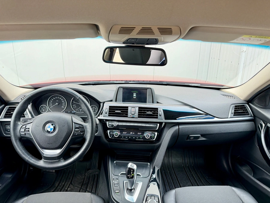 BMW 3 серии, 2017г., задний привод, автомат