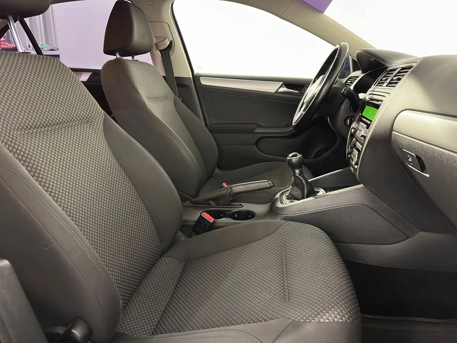 Volkswagen Jetta, 2011г., передний привод, механика