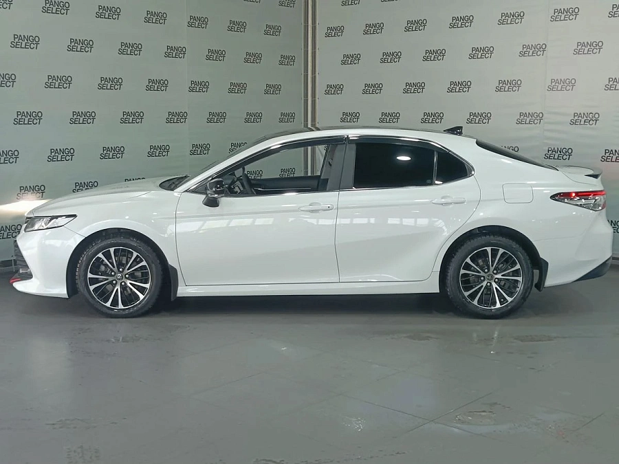 Toyota Camry, 2019г., передний привод, автомат