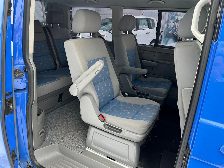 Volkswagen Multivan, 2006г., передний привод, механика