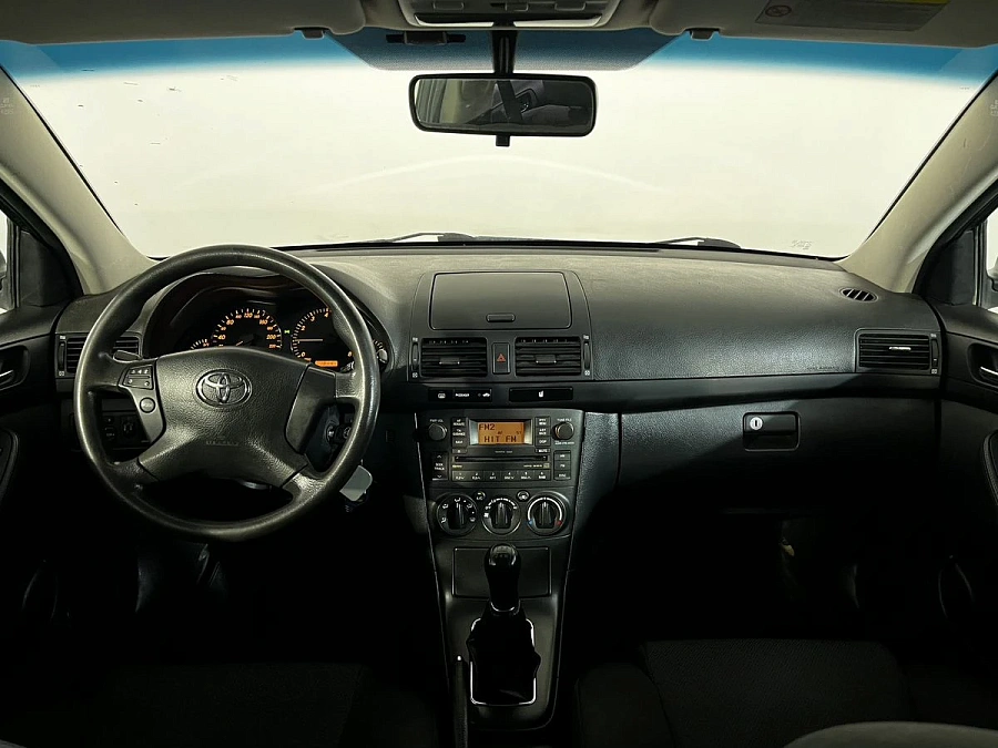 Toyota Avensis, 2008г., передний привод, механика