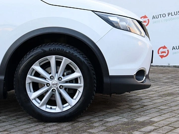 Nissan Qashqai, 2015г, передний привод, вариатор