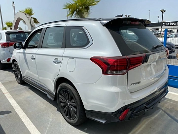 Mitsubishi Outlander, 2022г, полный привод, вариатор