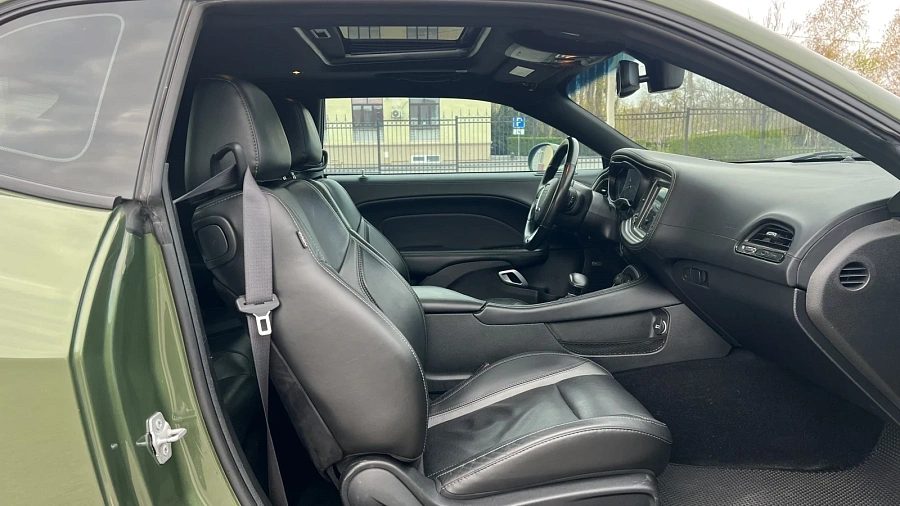 Dodge Challenger, 2020г., задний привод, автомат