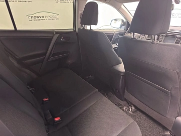 Toyota RAV4, 2015г, передний привод, автомат