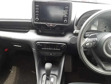 Toyota Yaris, 2022г, передний привод, вариатор