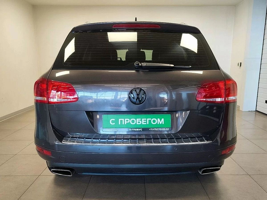 Volkswagen Touareg, 2010г., передний привод, автомат