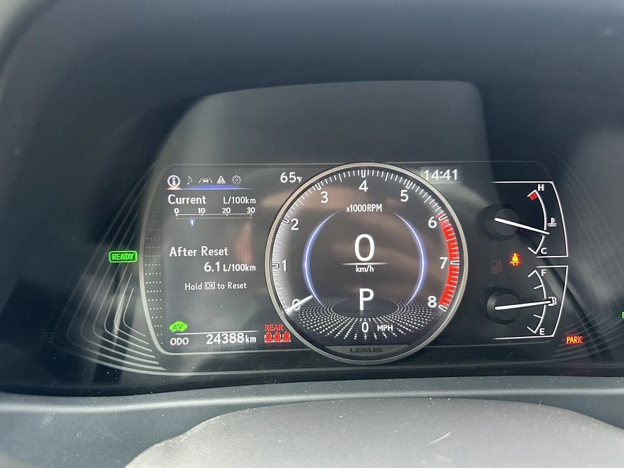 Lexus UX, 2021г., полный привод, вариатор