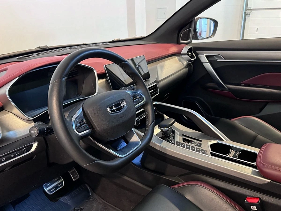 Geely Coolray, 2023г., передний привод, автомат