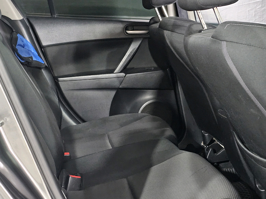 Mazda 3, 2011г., передний привод, автомат
