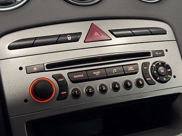 Peugeot 308, 2011г, передний привод, автомат