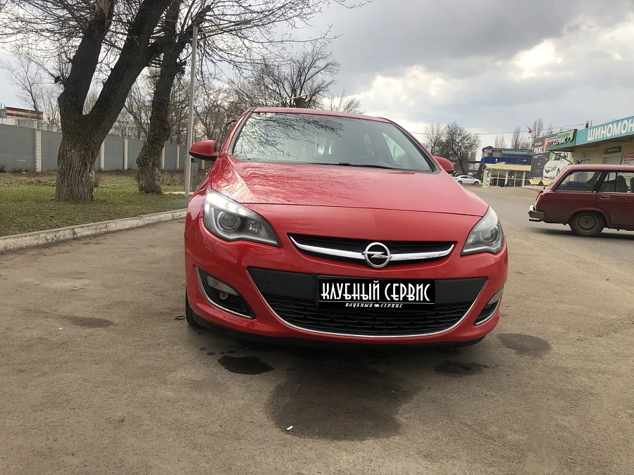 Opel Astra, 2015г., передний привод, автомат
