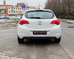 Opel Astra, 2012г, передний привод, механика