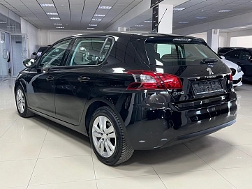 Peugeot 308, 2020г, передний привод, автомат