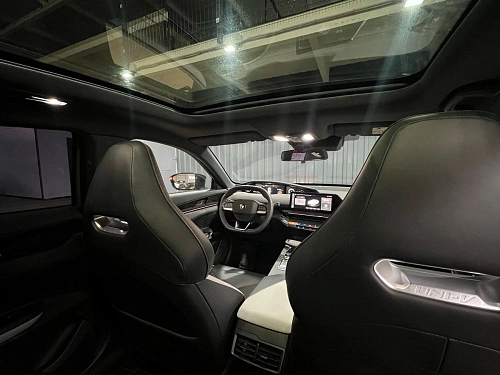 Changan UNI-V, 2024г, передний привод, робот