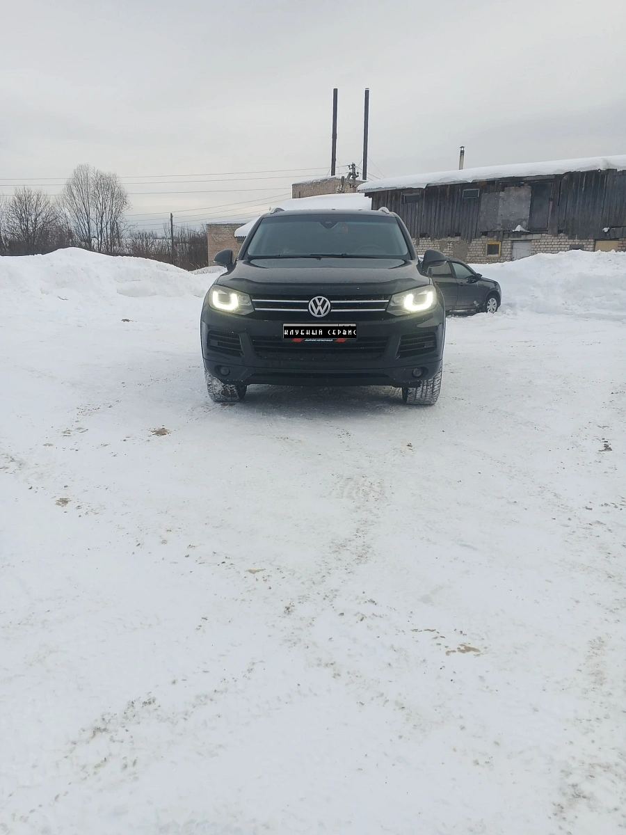 Volkswagen Touareg, 2012г., полный привод, автомат