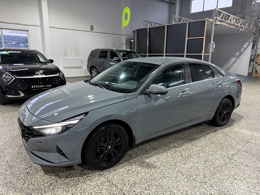 Hyundai Elantra, 2021г., передний привод, автомат