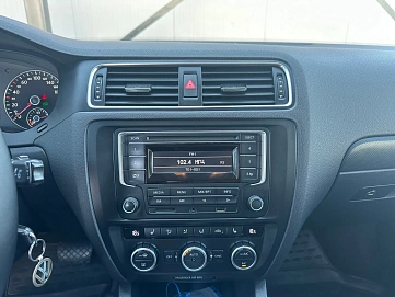 Volkswagen Jetta, 2014г., передний привод, робот