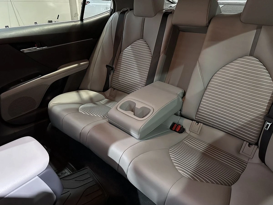 Toyota Camry, 2020г., передний привод, автомат