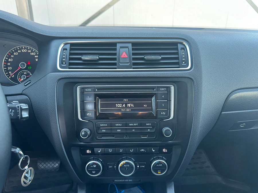 Volkswagen Jetta, 2014г., передний привод, робот