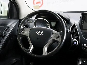 Hyundai Tucson, 2011г, передний привод, автомат
