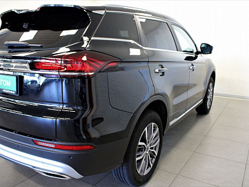 Geely Atlas Pro, 2022г, передний привод, автомат