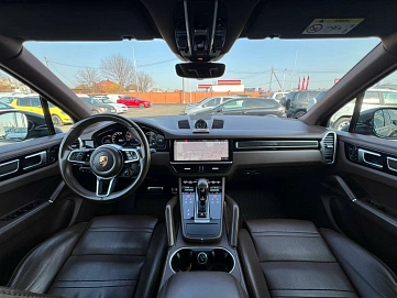 Porsche Cayenne, 2018г, передний привод, автомат