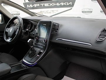 Renault Megane, 2019г, передний привод, робот