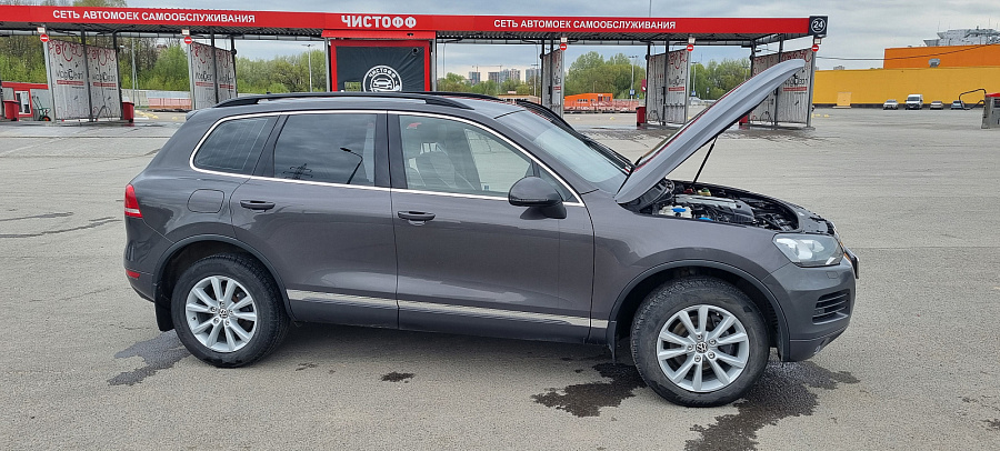 Volkswagen Touareg, 2011г., полный привод, автомат