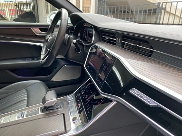 Audi A6, 2019г, полный привод, робот