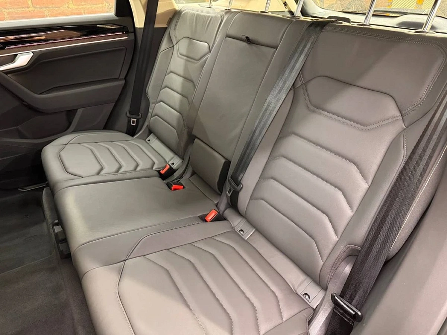 Volkswagen Touareg, 2025г., полный привод, автомат