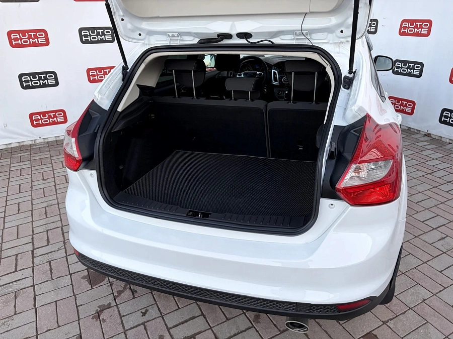 Ford Focus, 2011г., передний привод, робот