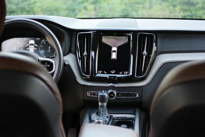 Volvo XC60, 2020г, полный привод, автомат
